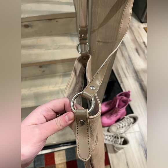 Vintage Taupe Leather Handbag - Picture 5 of 13